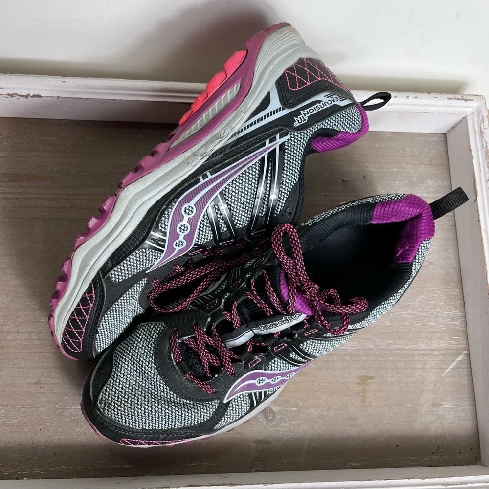 Saucony Womens Excursion TR10 XT 600 Running Shoes Pink Sneakers Size 10